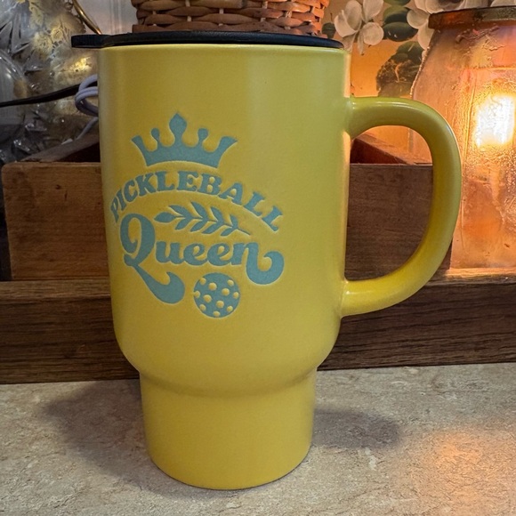 Pickleball Queen ceramic cup with lid. NWOT - Picture 3 of 9
